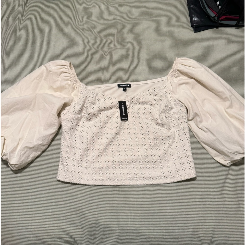 NWT Express eyelet crop puff sleeve SZ L